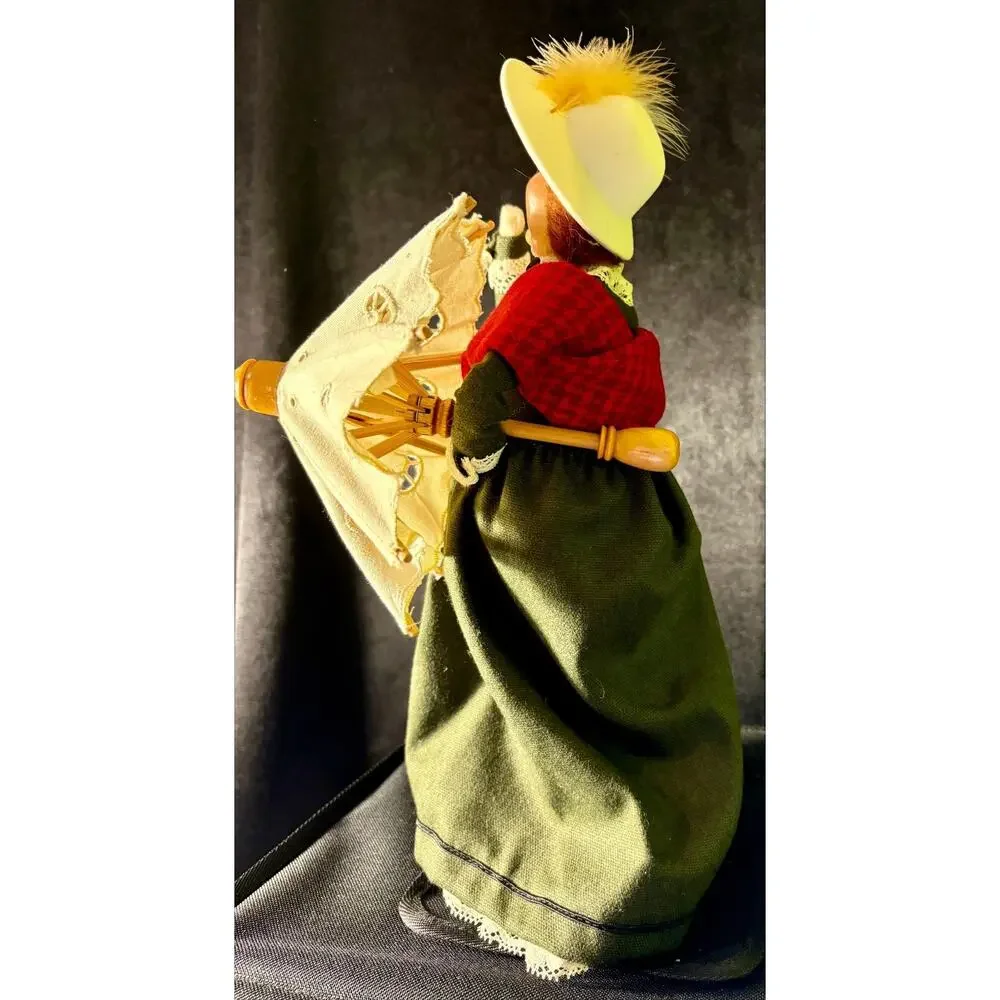 Byers Choice The Carolers Lady With Umbrella Signed & Dated 1995